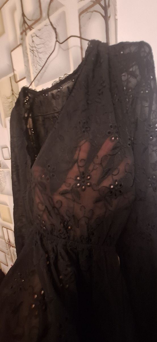 Vestido negro encaje