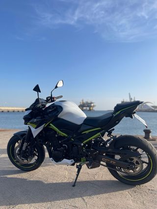 Kawasaki Z900 (2020) (DE CANARIAS)