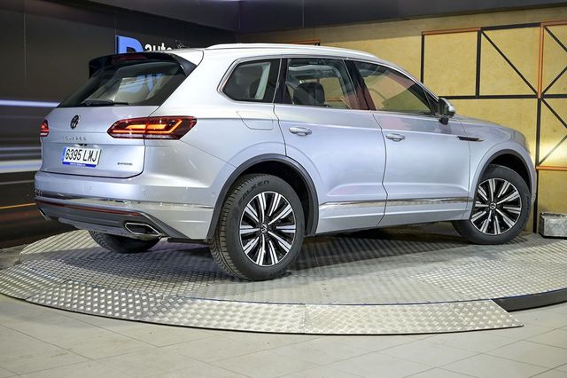 Volkswagen Touareg   eHybrid Eleg 3.0 V6 TSI 280kW Tip 4M 
