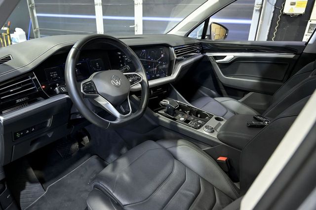 Volkswagen Touareg   eHybrid Eleg 3.0 V6 TSI 280kW Tip 4M 