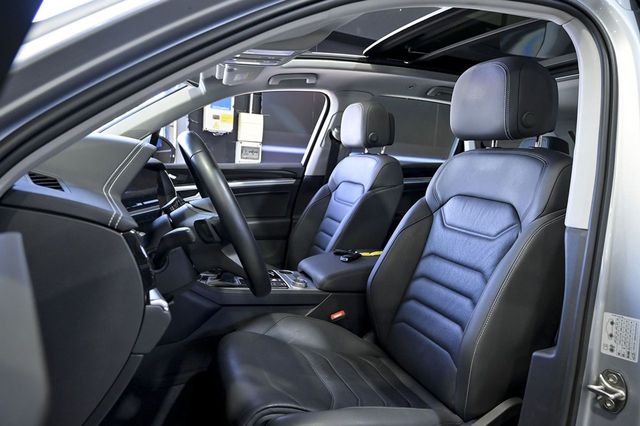 Volkswagen Touareg   eHybrid Eleg 3.0 V6 TSI 280kW Tip 4M 