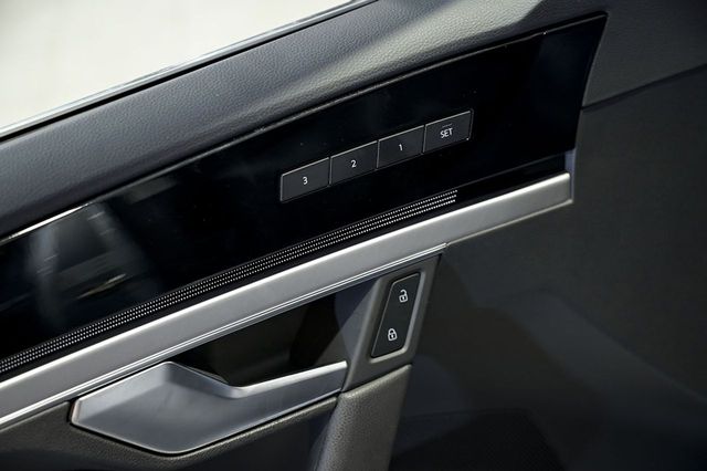 Volkswagen Touareg   eHybrid Eleg 3.0 V6 TSI 280kW Tip 4M 
