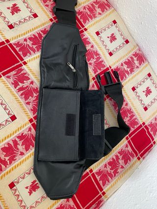 Riñonera Piel Genuina Negra