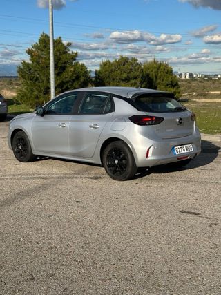 “Alquiler coche económico – Opel Corsa Barcelona”