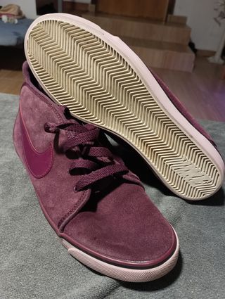 Zapatillas Nike altas moradas