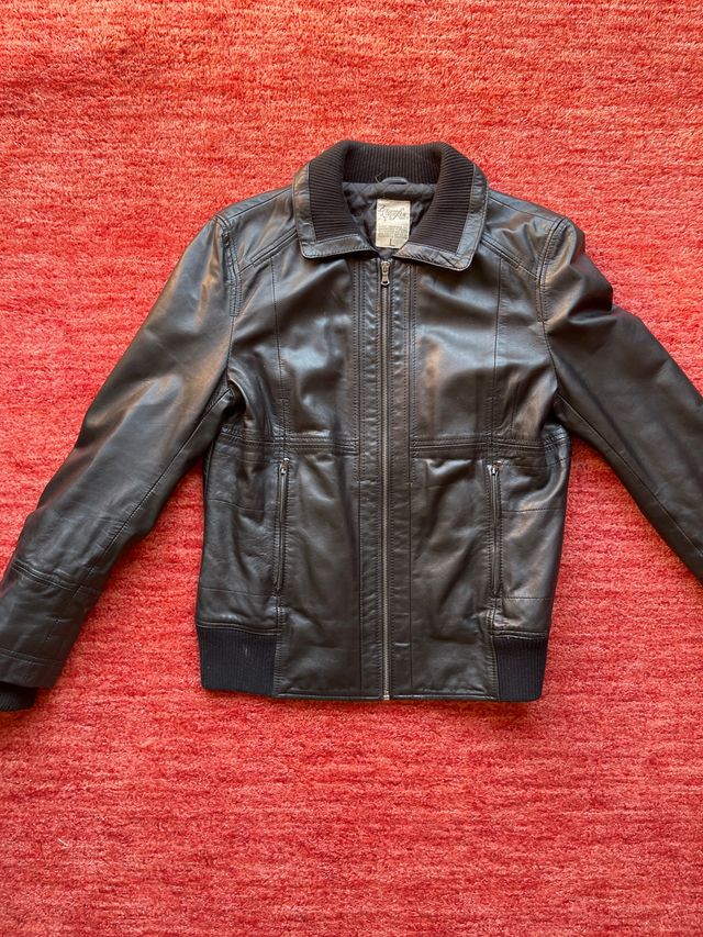 Chaqueta piel Coronel Tapioca negra, urge