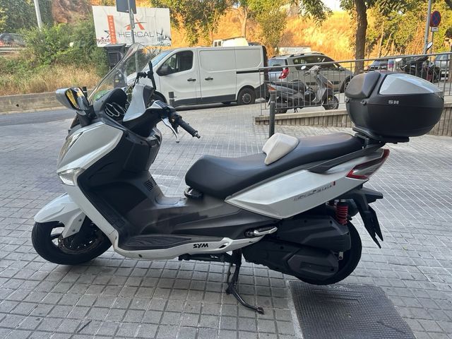 SYM GTS Joymax 300i - Scooter