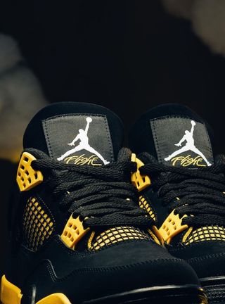 Air Jordan 4 Retro 'Yellow Thunder' 2023