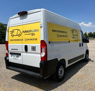 Alquiler de furgoneta grande sin conductor