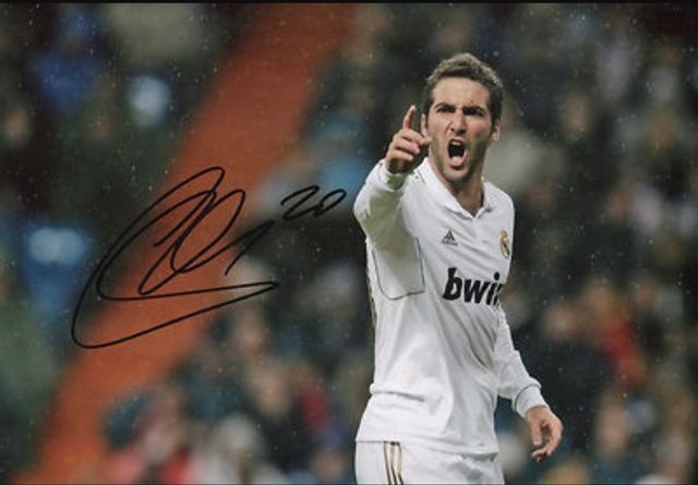 Foto firmada Higuaín Real Madrid