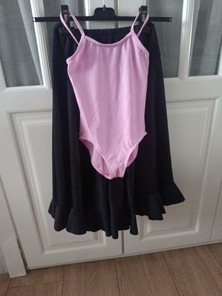 Conjunto Flamenco Niña: Falda negra y maillot rosa