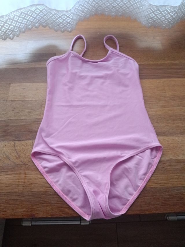 Conjunto Flamenco Niña: Falda negra y maillot rosa