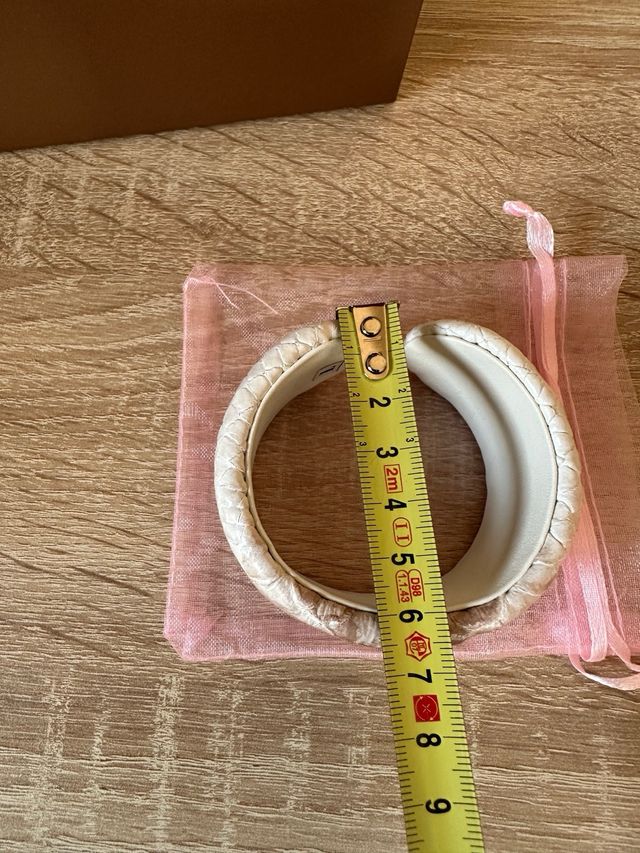 Pulsera/ brazalete, piel avestruz, a estrenar.