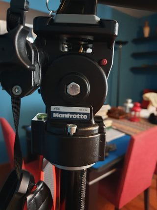 Trípode Profesional Manfrotto 075B con rótula 136