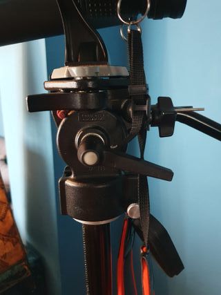 Trípode Profesional Manfrotto 075B con rótula 136