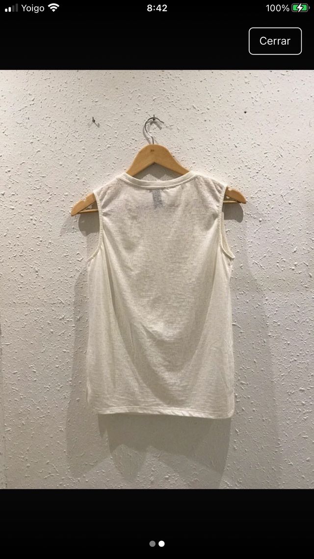 Camiseta en color crema sin mangas