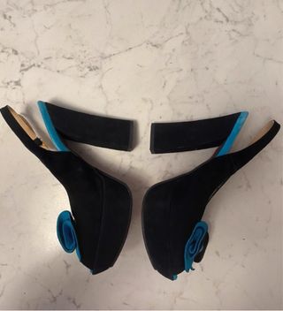 Sandali tacco alto scamosciati neri e turchesi