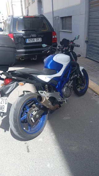 Suzuki gladius 650 (2013)limitada A2,