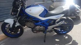 Suzuki gladius 650 (2013)limitada A2,