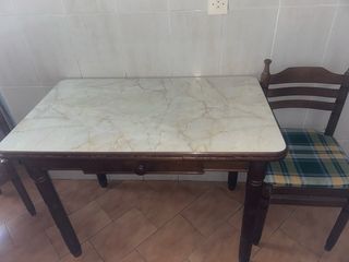 Mesa cocina vintage + 3 sillas