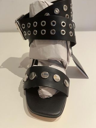Sandalias Zara - Tacón Alto
