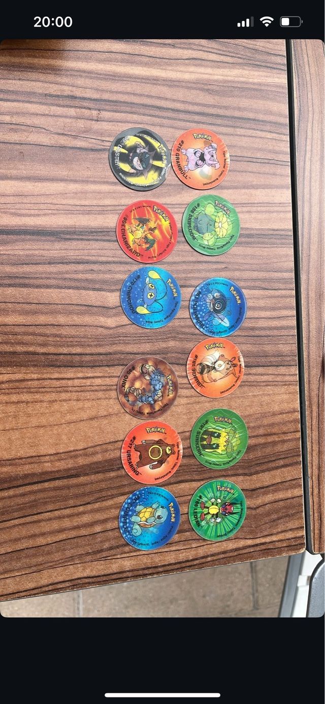 12 Tazos Pokémon, raros.