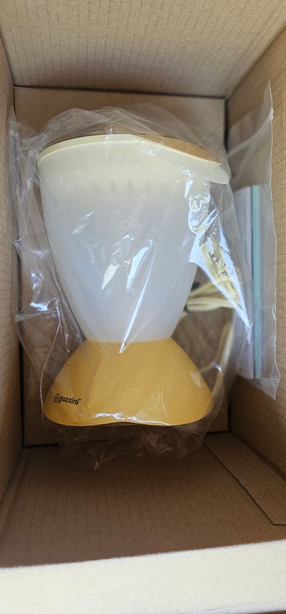 Spremiagrumi elettrico vintage marca Guzzini. 