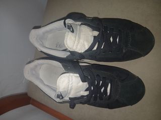 Zapatillas Nike Cortez - Negras y Blancas
