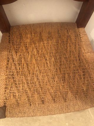 2 sillas antiguas de madera y mimbre. Boga