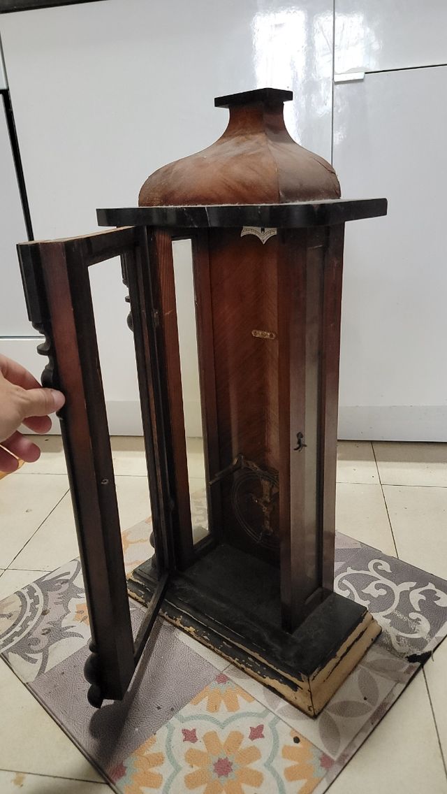 Mueble vitrina Reloj antiguo madera
