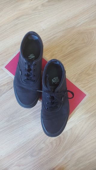 Vans negras talla 38