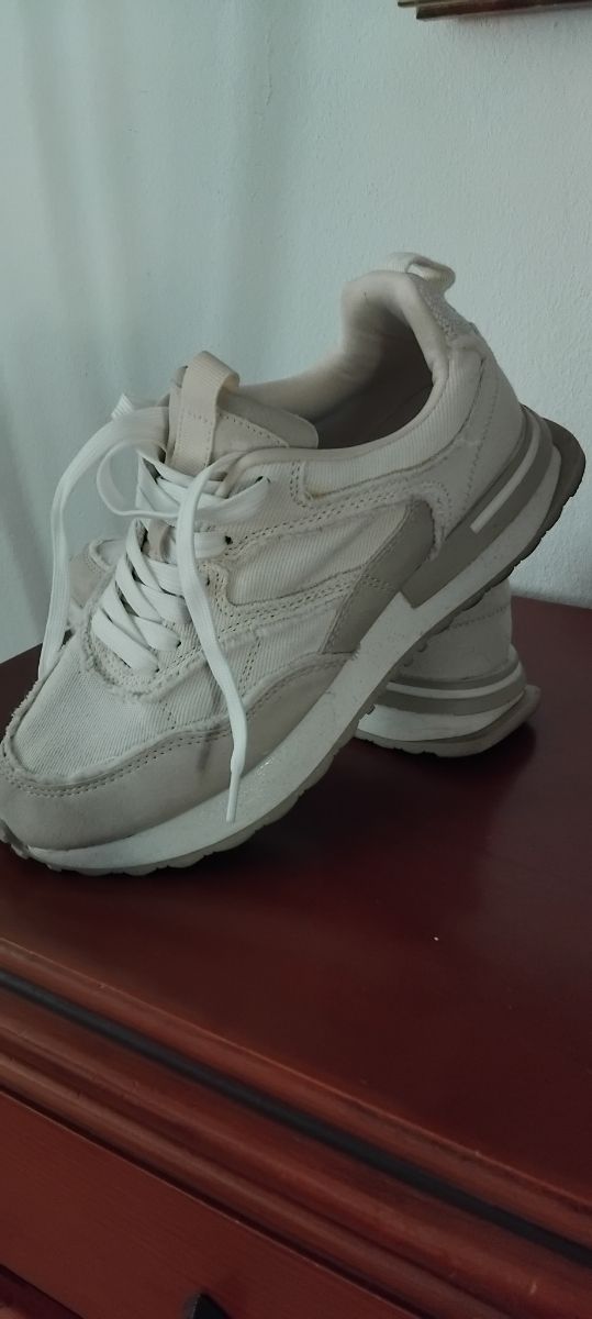 Zapatillas beige mujer