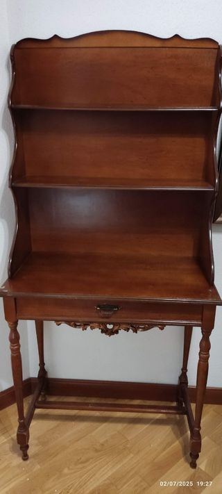 Aparador clásico de madera