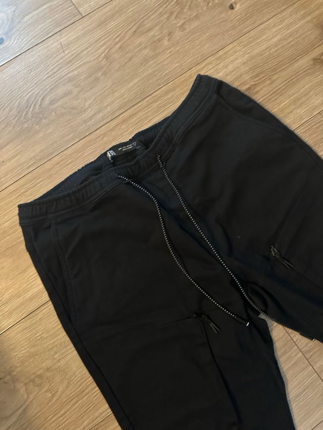 Pantalones deportivos Zara