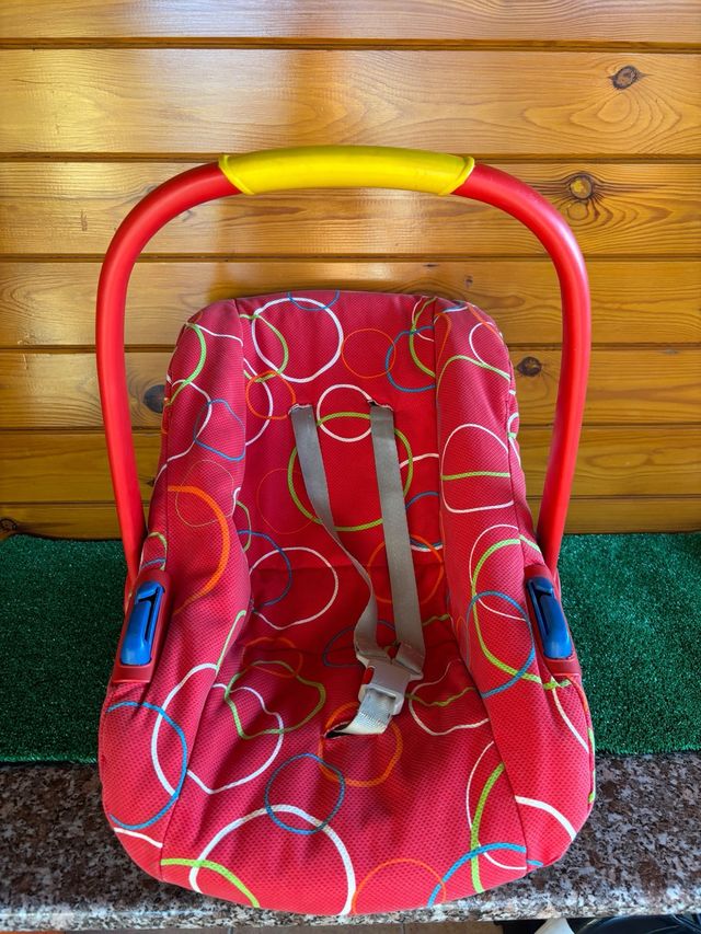 Sillita auto bebé - Rojo y Azul