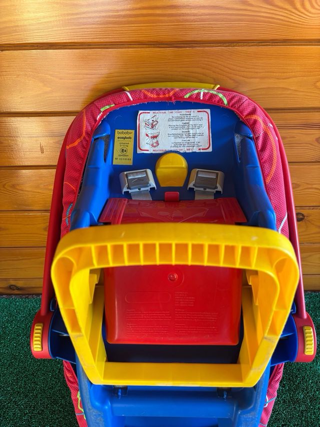 Sillita auto bebé - Rojo y Azul