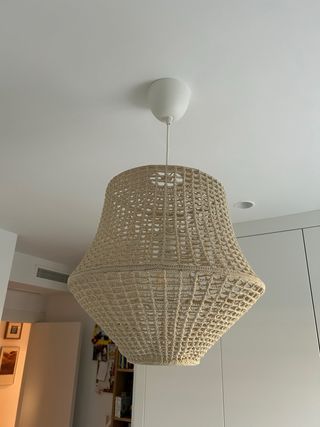 Lámpara Ikea crochet beige con bombilla