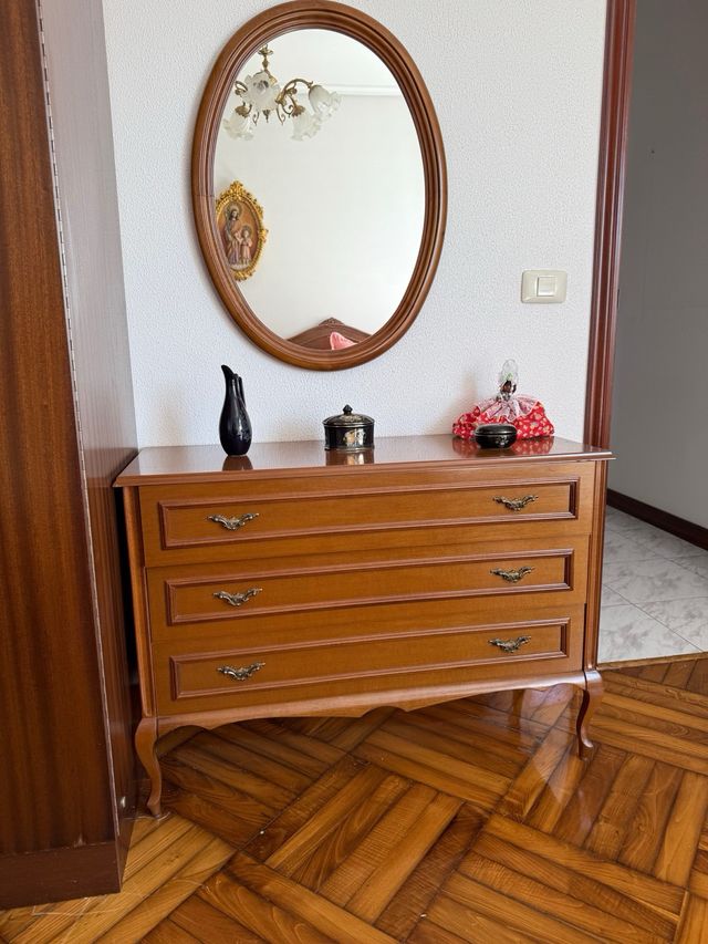 Cómoda madera 4 cajones + espejo