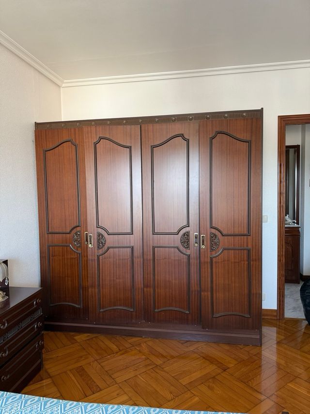 Armario madera 4 puertas