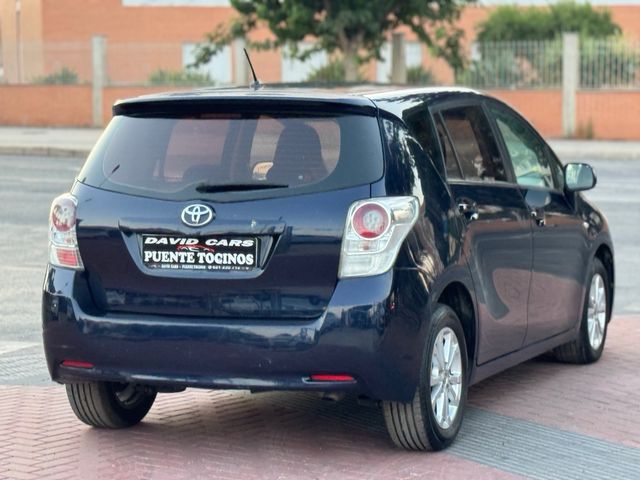 Toyota Verso-Familiar Azul