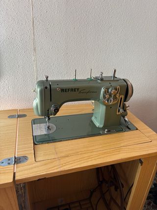 Máquina coser Refrey Transforma
