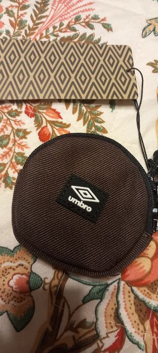 Monedero Umbro Marrón