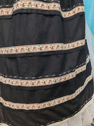 Delantal negro regional o baturra