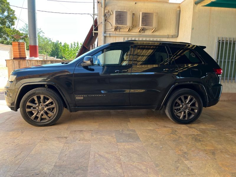 Jeep Grand Cherokee 2017 - foto 1