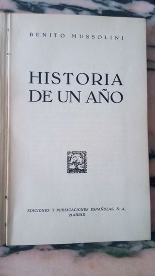 Libro antiguo / Benito Mussolini