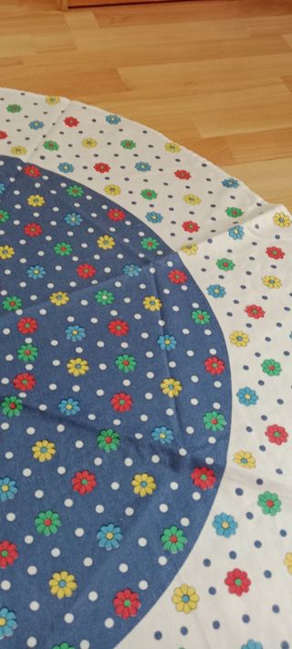 Mantel redondo flores