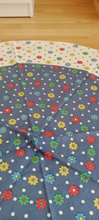 Mantel redondo flores