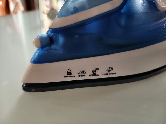 Ferro da Stiro Kasanova 2200W