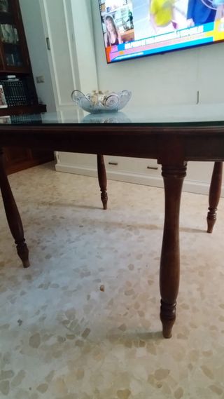 Mesa comedor madera clásica con sillas