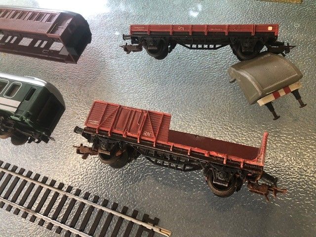 Tren Electrotren: Vías y vagones